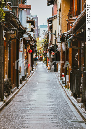 京都 朝の先斗町 京都 朝の先斗町 142711737