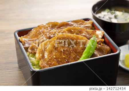 豚重定食 豚重定食 142712434