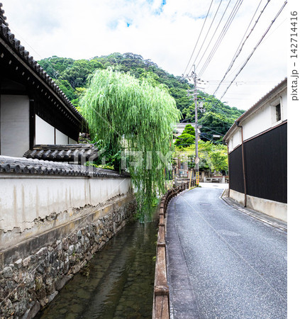 初秋の兵庫県西播磨の小京都と言われるたつの市の趣ある風景 初秋の兵庫県西播磨の小京都と言われるたつの市の趣ある風景 142714416