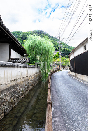 初秋の兵庫県西播磨の小京都と言われるたつの市の趣ある風景 初秋の兵庫県西播磨の小京都と言われるたつの市の趣ある風景 142714417