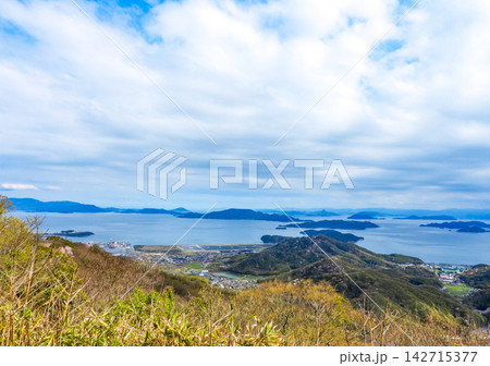 岡山県金甲山山頂から瀬戸内海の眺め 岡山県金甲山山頂から瀬戸内海の眺め 142715377