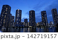 （夜景）東京江東区東雲のマンション群 142719157