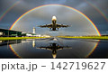 滑走路に広がる虹と航空機 142719627