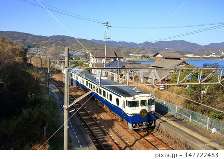 JR風早駅入線する観光列車エトセトラ (呉線) JR風早駅入線する観光列車エトセトラ (呉線) 142722483
