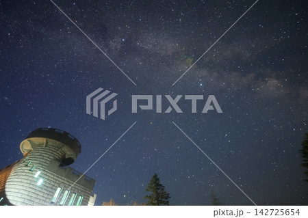 北海道津別峠で天の川（星景） 142725654