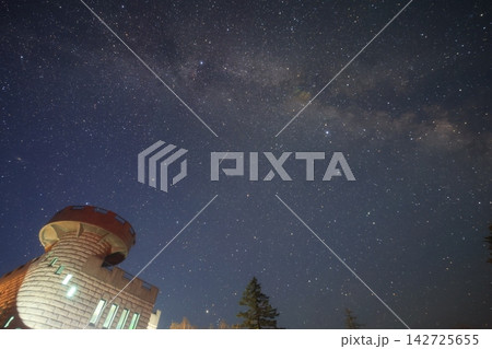 北海道津別峠で天の川（星景） 142725655