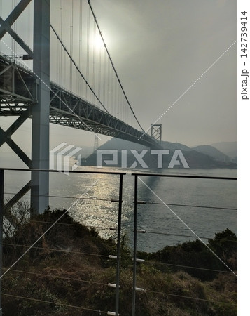 霧に包まれた関門海峡 霧に包まれた関門海峡 142739414