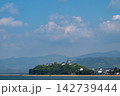 佐賀県/ 青空と海の青と新緑の緑が眩しい春の「唐津城」 佐賀県/ 青空と海の青と新緑の緑が眩しい春の「唐津城」 142739444