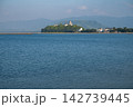 佐賀県/ 青空と海の青と新緑の緑が眩しい春の「唐津城」 佐賀県/ 青空と海の青と新緑の緑が眩しい春の「唐津城」 142739445