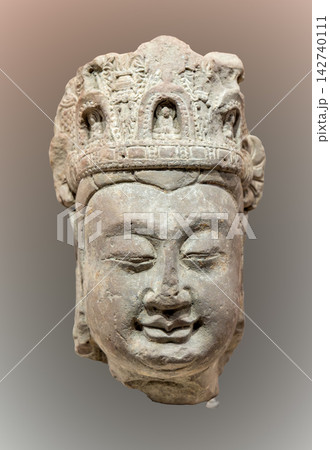 Chinese Stone Carved Bodhisattva Head, Tang Dynasty Chinese Stone Carved Bodhisattva Head, Tang Dynasty 142740111
