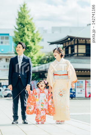 家族 七五三 ポートレート 撮影協力:高幡不動尊 家族 七五三 ポートレート 撮影協力:高幡不動尊 142741166