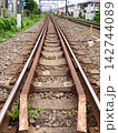 遠くまで続く線路 142744089