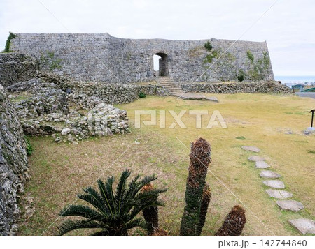 世界遺産 中城城跡 裏門(沖縄県) 世界遺産 中城城跡 裏門(沖縄県) 142744840