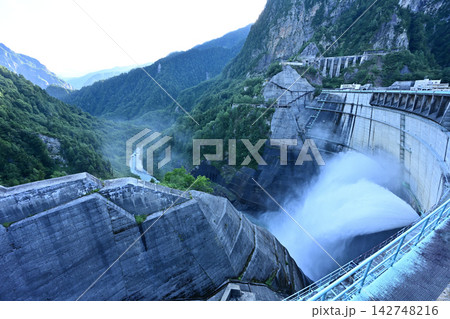 立山登山、北アルプス、長野県、富山県 立山登山、北アルプス、長野県、富山県 142748216