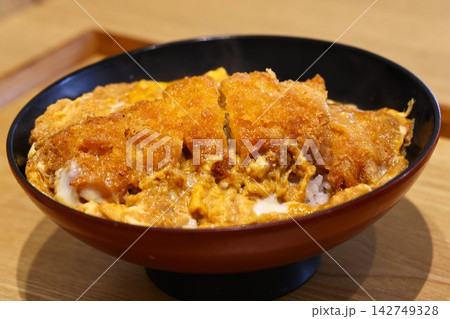 かつ丼 142749328