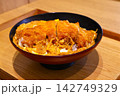 かつ丼 142749329