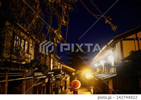 八坂の塔・五重塔・夜明け(京都・東山区) 八坂の塔・五重塔・夜明け(京都・東山区) 142749822