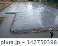 基礎工事　　ベースコンクリート　地盤工事 142750398