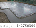 基礎工事　　ベースコンクリート　地盤工事 142750399