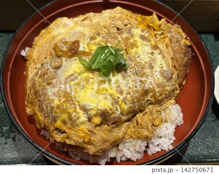 おいしいかつ丼 142750671