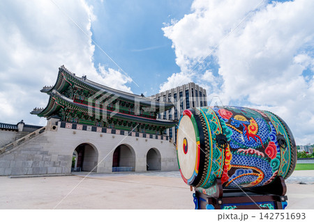 Gwanghwamun Gate, the main gate of Gyeongbokgung Palace, featuring restored Woldai stage and traditional Korean drum in Seoul, South Korea Gwanghwamun Gate, the main gate of Gyeongbokgung Palace, featuring restored Woldai stage and traditional Korean drum in Seoul, South Korea 142751693