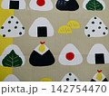 可愛い おにぎり デザイン模様 142754470