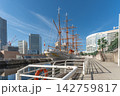 白い帆船が浮かぶ風景 142759817