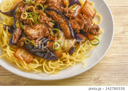 茄子とキムチのパスタ 茄子とキムチのパスタ 142760338