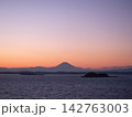 富士山のシルエット 142763003