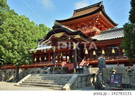 夏の石清水八幡宮 楼門(京都府八幡市) 夏の石清水八幡宮 楼門(京都府八幡市) 142763131