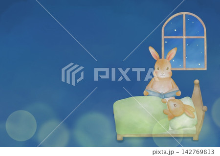 星降る夜にベッドで絵本を読むうさぎの親子のフレーム背景。寝かしつけ・読み聞かせの水彩タッチイラスト。 星降る夜にベッドで絵本を読むうさぎの親子のフレーム背景。寝かしつけ・読み聞かせの水彩タッチイラスト。 142769813