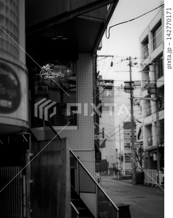 モノクロで街スナップ モノクロで街スナップ 142770171