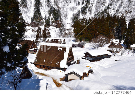 冬 富山県 五箇山 菅沼合掌集落 冬 富山県 五箇山 菅沼合掌集落 142772464