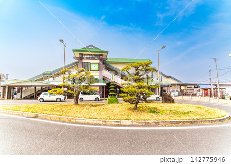 総社駅 春の駅舎の風景2 岡山県総社市 総社駅 春の駅舎の風景2 岡山県総社市 142775946