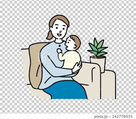 一位年輕女子坐在沙發上,抱著一個嬰兒。 一位年輕女子坐在沙發上,抱著一個嬰兒。 142776035