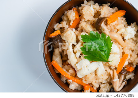 鯛ときのこの炊き込みご飯 鯛ときのこの炊き込みご飯 142776889