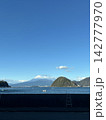 駿河湾からの富士山 142777970