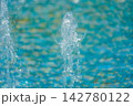 弾ける水のスローシャッター撮影 142780122