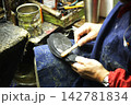 靴職人 142781834