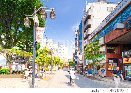 京王線・千歳烏山駅 烏山駅前り商店街 京王線・千歳烏山駅 烏山駅前り商店街 142781962