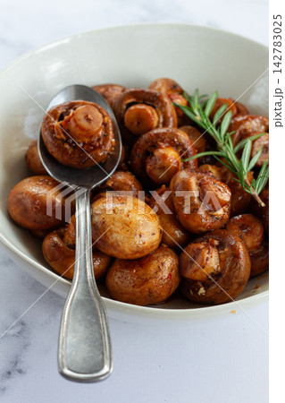 fried mushrooms, with spices, in soy sauce, vegetarian food, homemade, no people, fried mushrooms, with spices, in soy sauce, vegetarian food, homemade, no people, 142783025