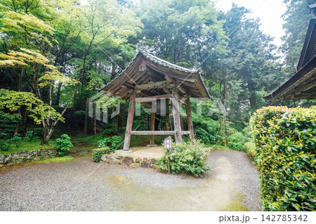 お寺　鐘楼 142785342