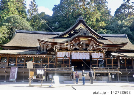 大神神社・日本最古の神社・拝殿(奈良県・桜井市) 大神神社・日本最古の神社・拝殿(奈良県・桜井市) 142788698