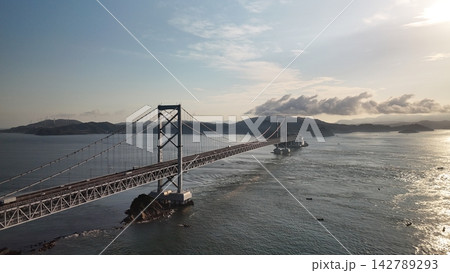 【空撮】早朝の鳴門海峡 朝焼け 【空撮】早朝の鳴門海峡 朝焼け 142789293