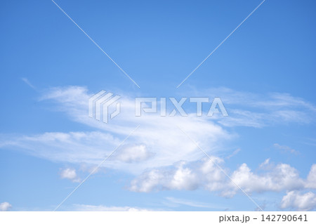 秋の空 青空 晴れ 空 秋 9月 イメージ 秋の空 青空 晴れ 空 秋 9月 イメージ 142790641