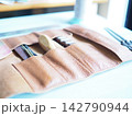 レザークラフトの道具をきちんと収納 142790944