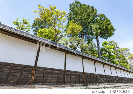 漆喰壁(和風建築イメージ) 漆喰壁(和風建築イメージ) 142791626