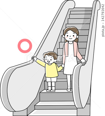子供と手をつないでエスカレーターに乗る女性 142791642