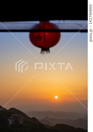 ナイトシーン 夕映 夜景 142794669