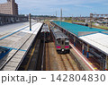 酒田駅と列車を展望 142804830